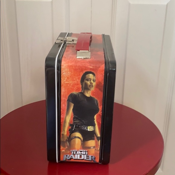 Limited Edition metal Tomb Raider movie lunchbox - Picture 4 of 11